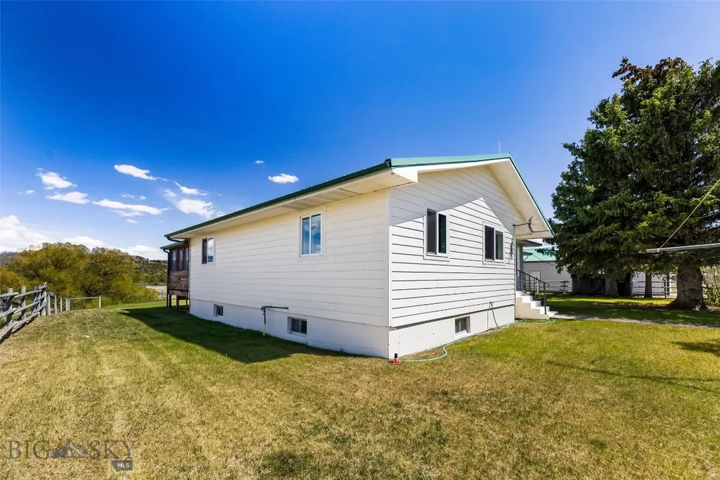 21 Mcpherson Lane Wilsall MT 59086