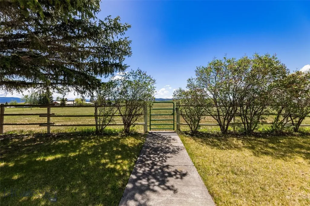 21 Mcpherson Lane Wilsall MT 59086