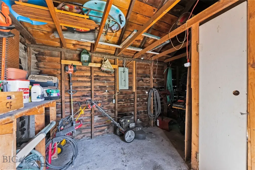 21 Mcpherson Lane Wilsall MT 59086