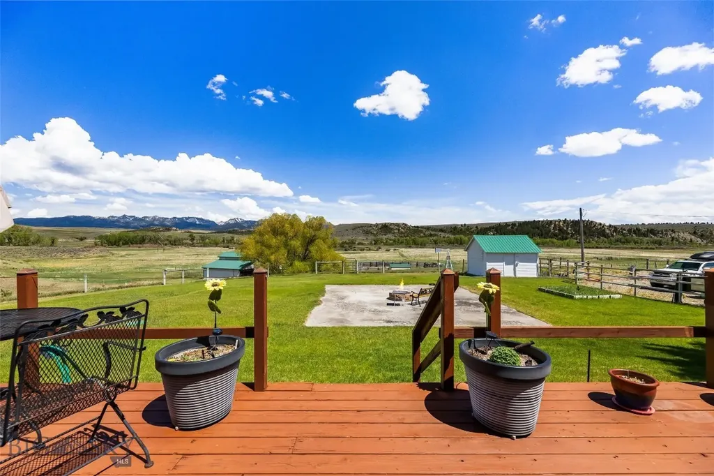 21 Mcpherson Lane Wilsall MT 59086
