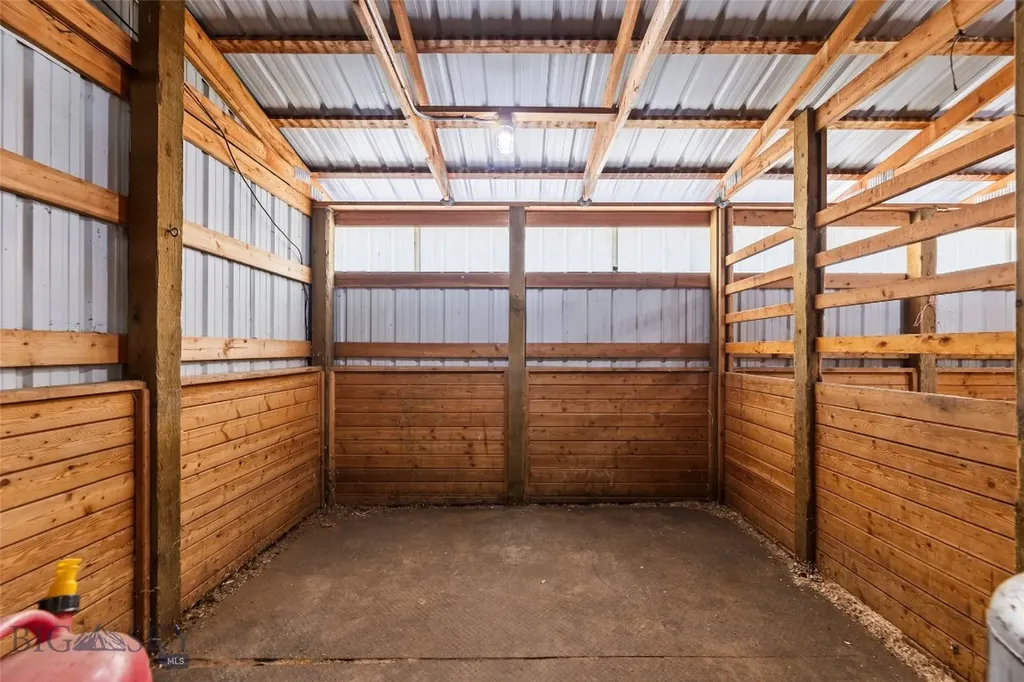 21 Mcpherson Lane Wilsall MT 59086