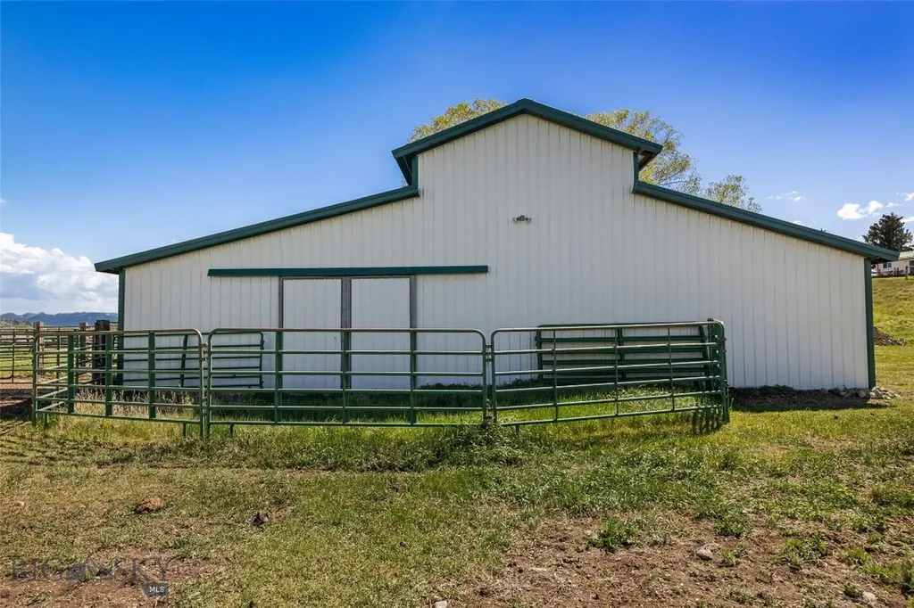 21 Mcpherson Lane Wilsall MT 59086
