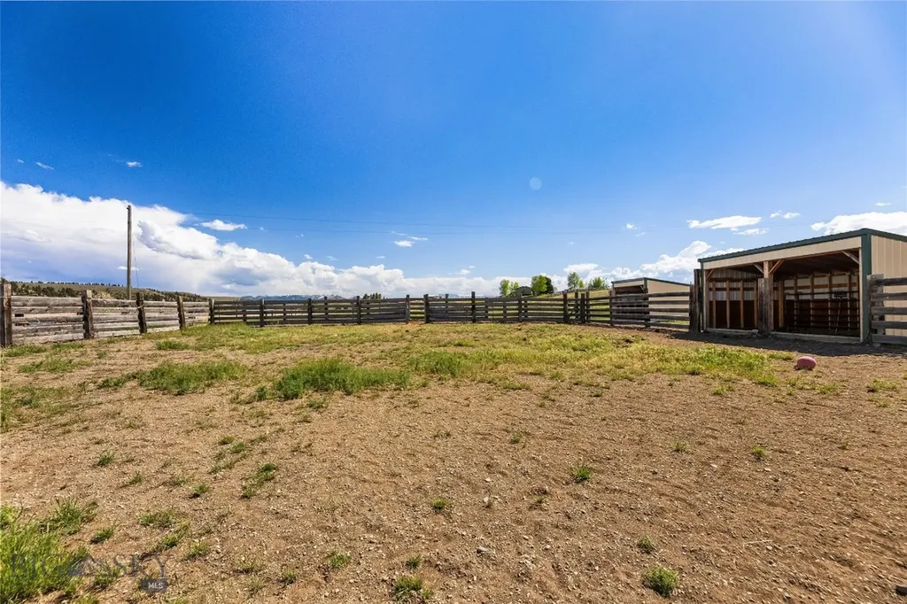 21 Mcpherson Lane Wilsall MT 59086