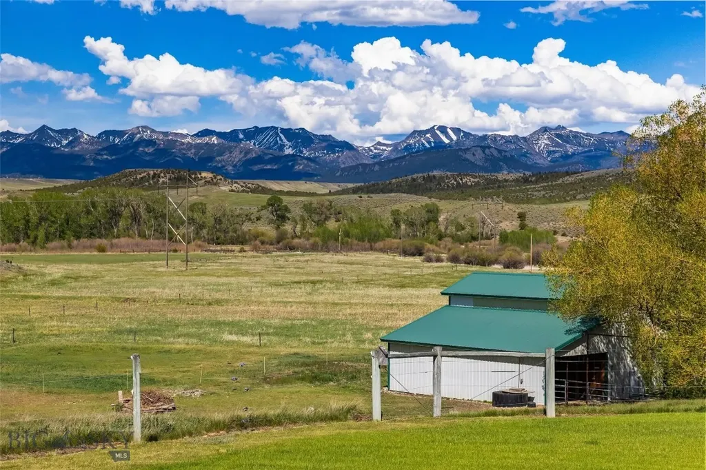 21 Mcpherson Lane Wilsall MT 59086