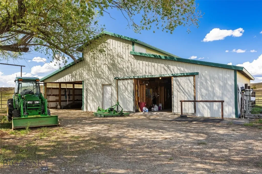 21 Mcpherson Lane Wilsall MT 59086