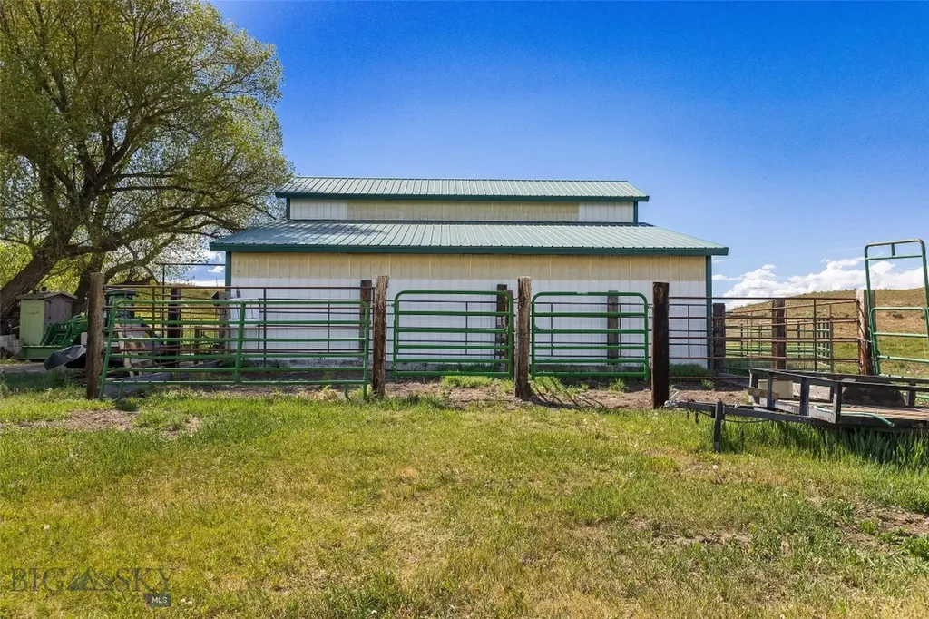 21 Mcpherson Lane Wilsall MT 59086