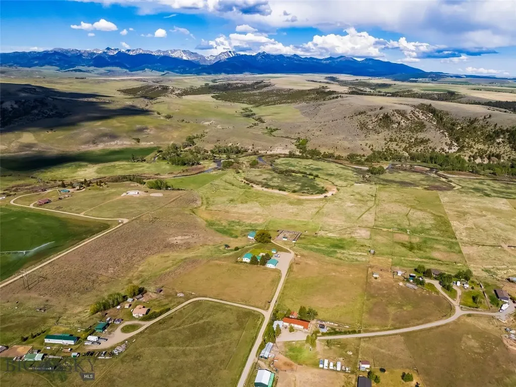 21 Mcpherson Lane Wilsall MT 59086