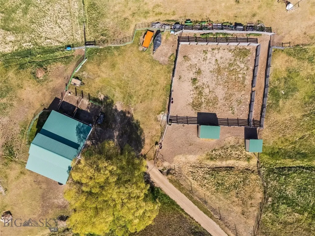 21 Mcpherson Lane Wilsall MT 59086