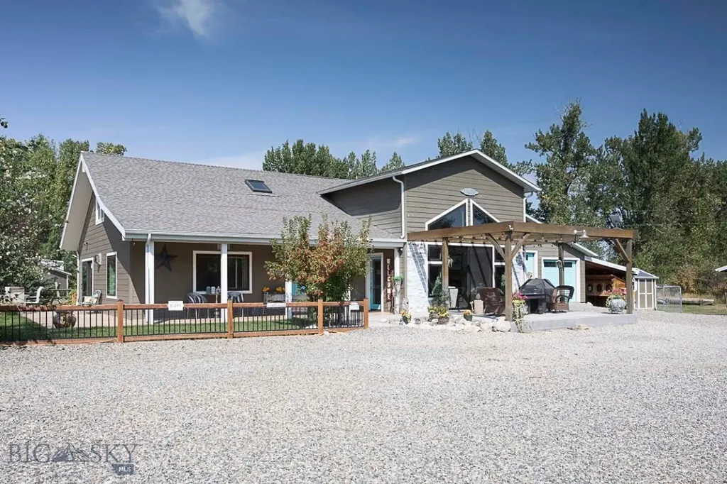 7734 Us Highway 212 Roberts MT 59070