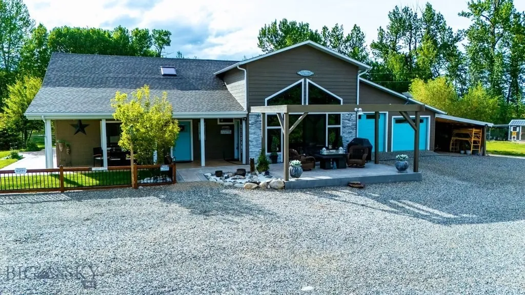 7734 Us Highway 212 Roberts MT 59070