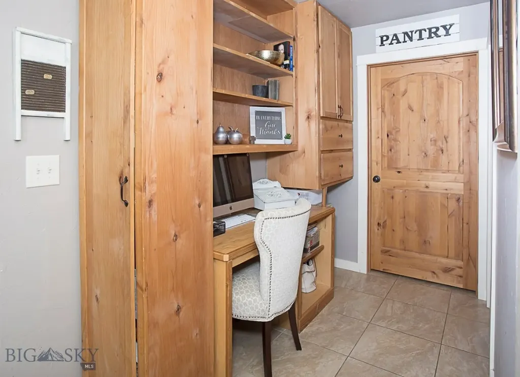7734 Us Highway 212 Roberts MT 59070