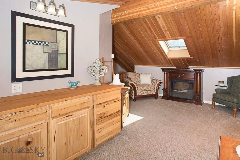 7734 Us Highway 212 Roberts MT 59070
