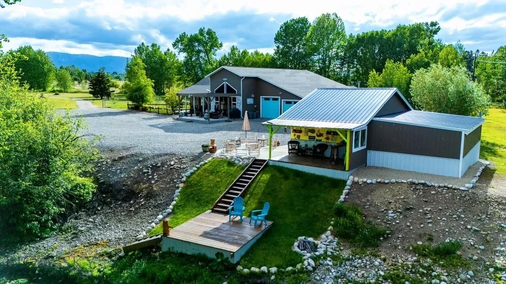 7734 Us Highway 212 Roberts MT 59070