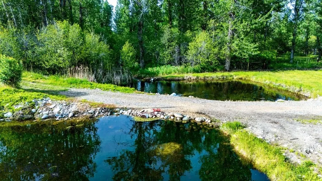7734 Us Highway 212 Roberts MT 59070