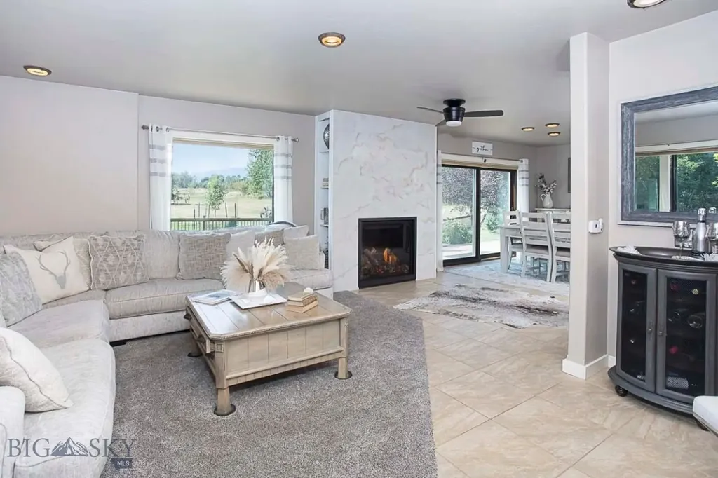 7734 Us Highway 212 Roberts MT 59070