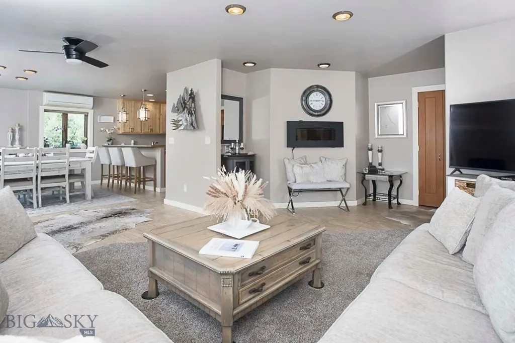 7734 Us Highway 212 Roberts MT 59070