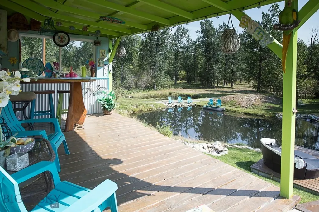7734 Us Highway 212 Roberts MT 59070