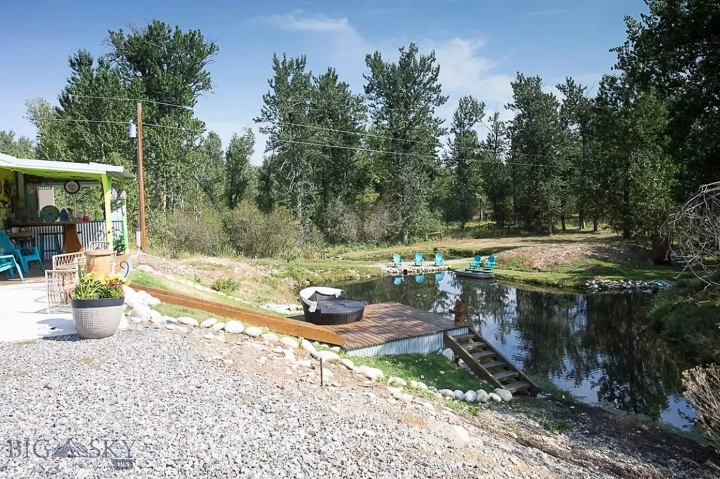 7734 Us Highway 212 Roberts MT 59070