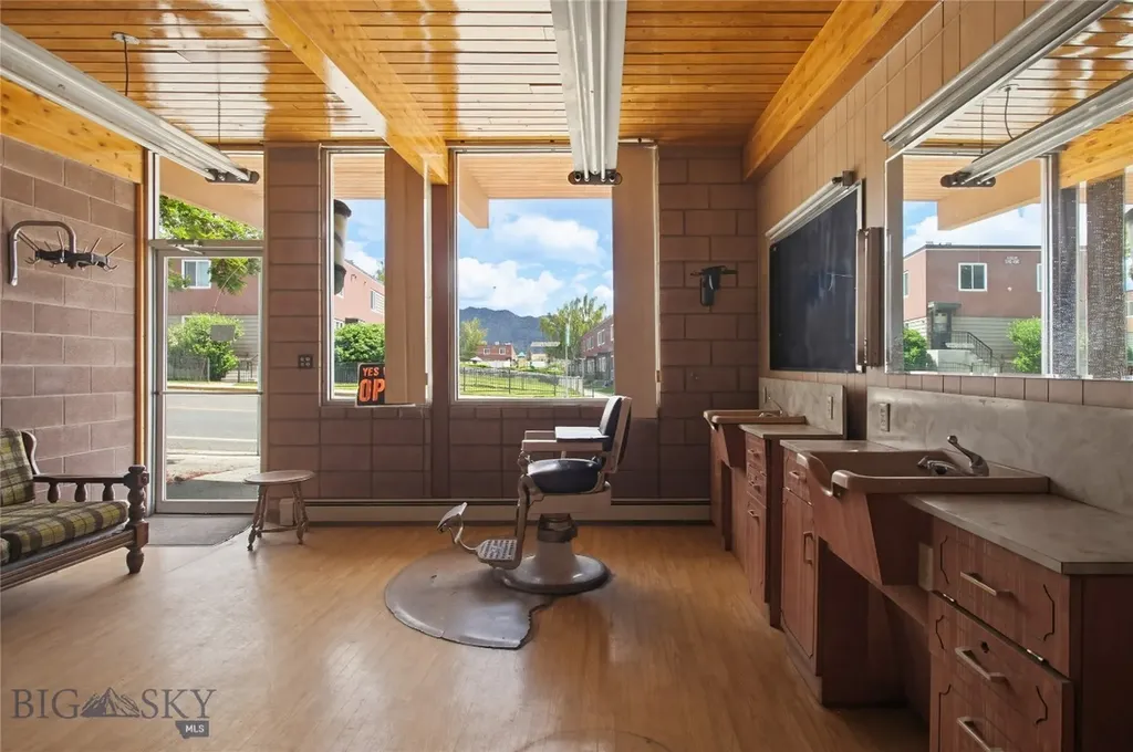 339 S Arizona Street Butte MT 59701