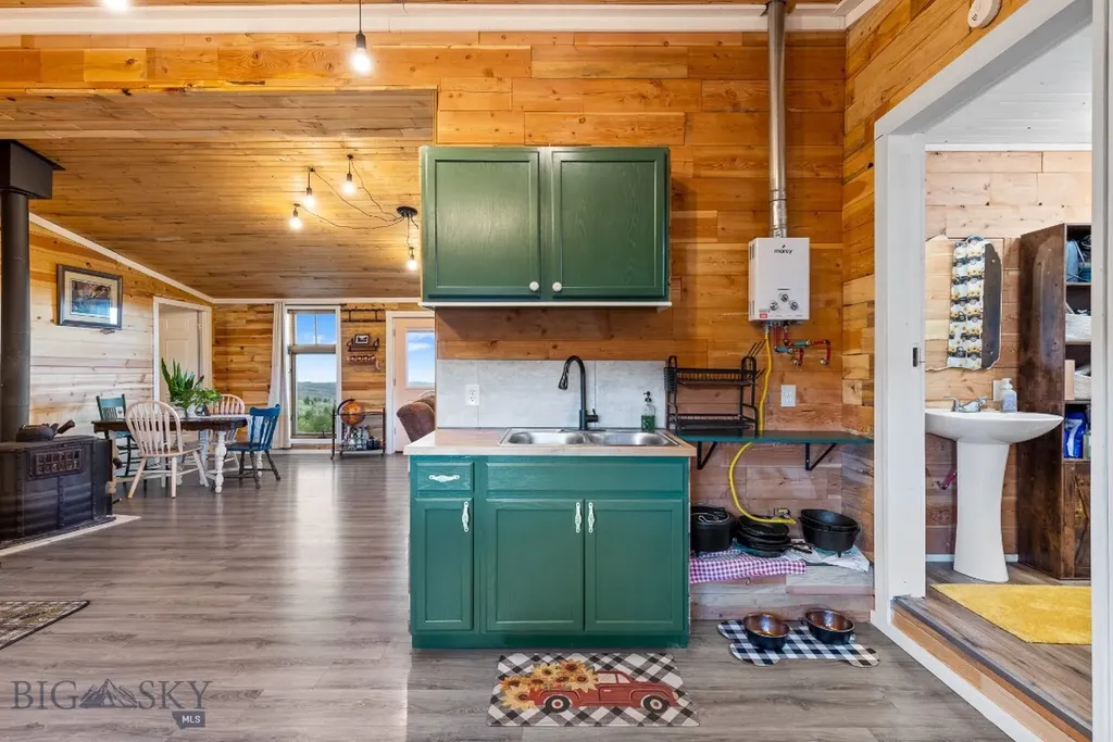 1435 Lone Wolf Trail Three Forks MT 59752