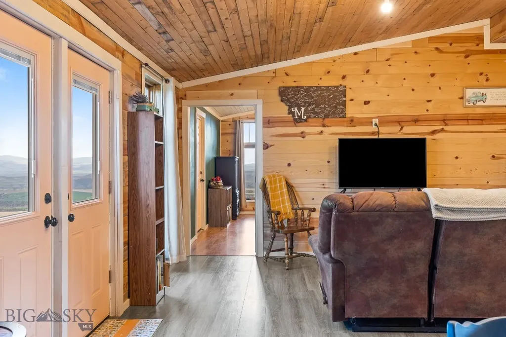 1435 Lone Wolf Trail Three Forks MT 59752
