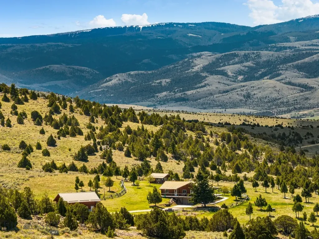 25 Sundowner Road Sheridan MT 59749