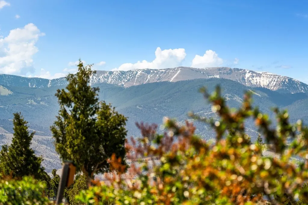 25 Sundowner Road Sheridan MT 59749