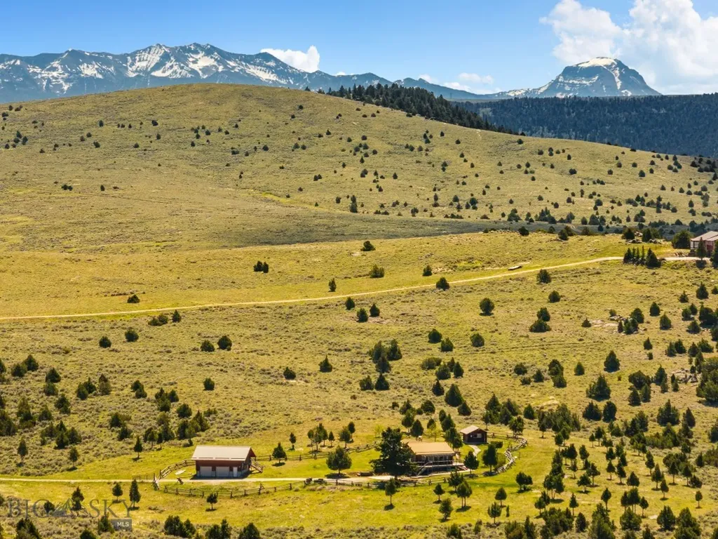 25 Sundowner Road Sheridan MT 59749