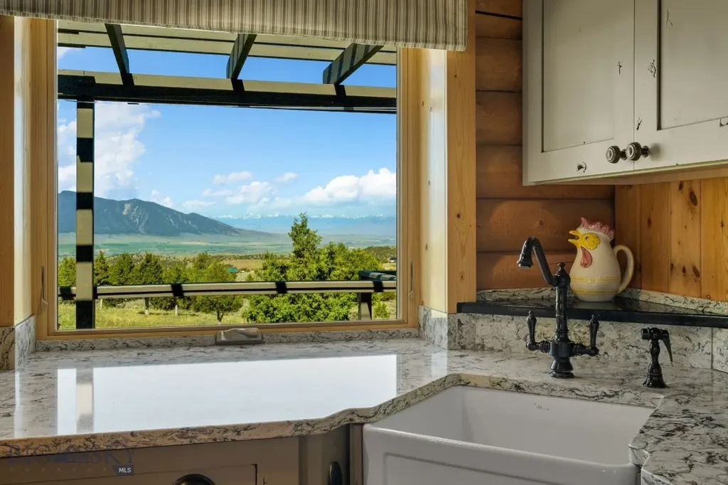 25 Sundowner Road Sheridan MT 59749