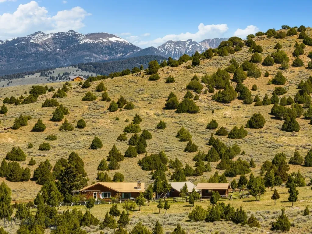 25 Sundowner Road Sheridan MT 59749