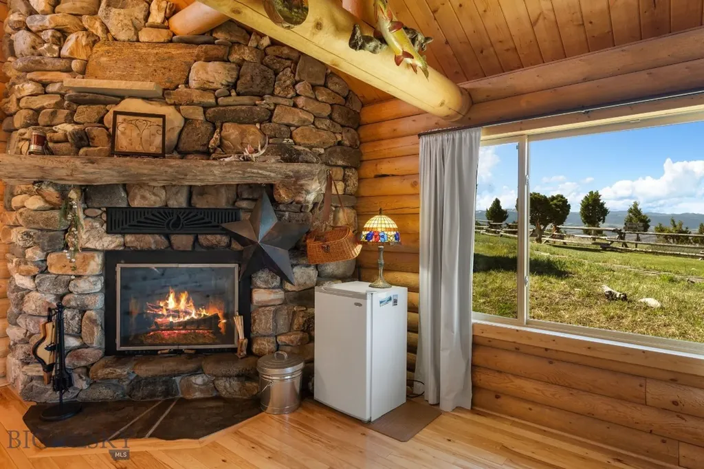 25 Sundowner Road Sheridan MT 59749