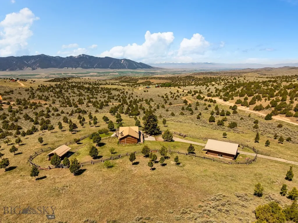 25 Sundowner Road Sheridan MT 59749