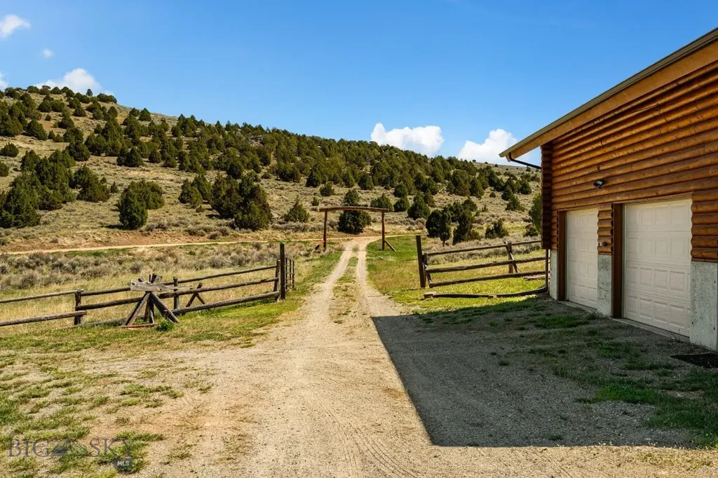 25 Sundowner Road Sheridan MT 59749