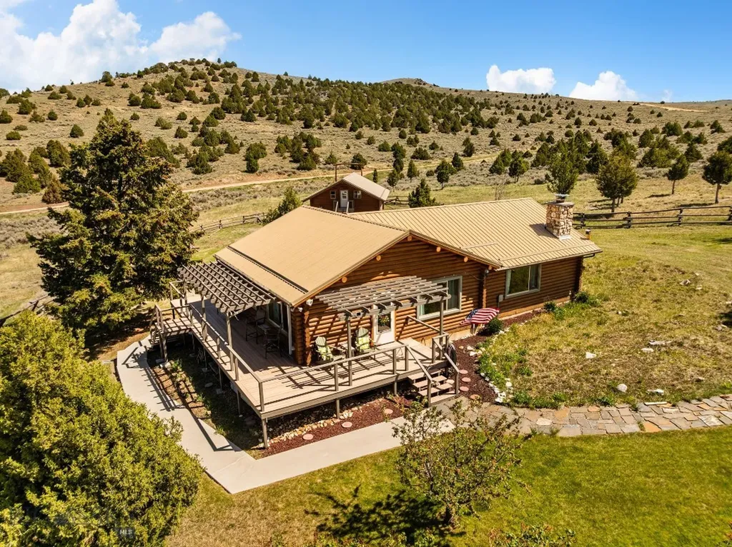 25 Sundowner Road Sheridan MT 59749