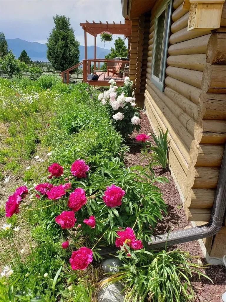 25 Sundowner Road Sheridan MT 59749