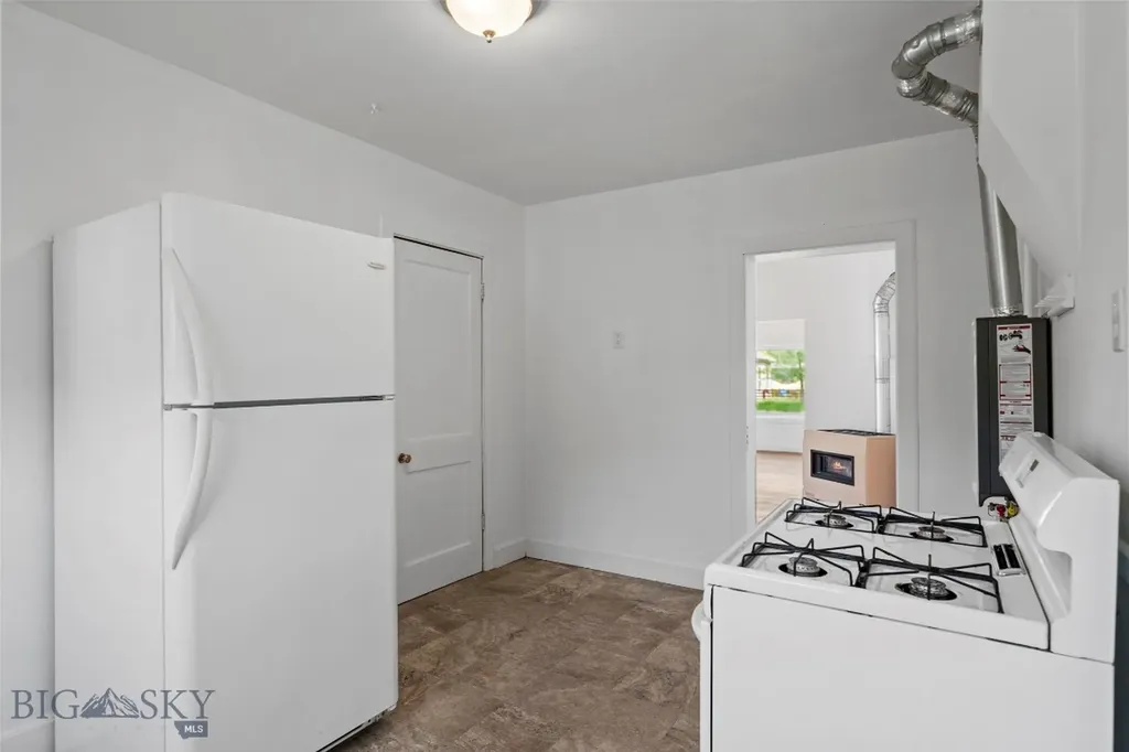 106 S I Livingston MT 59047
