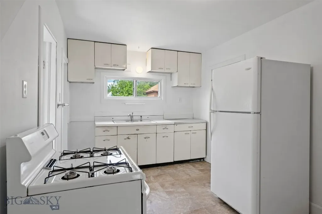 106 S I Livingston MT 59047