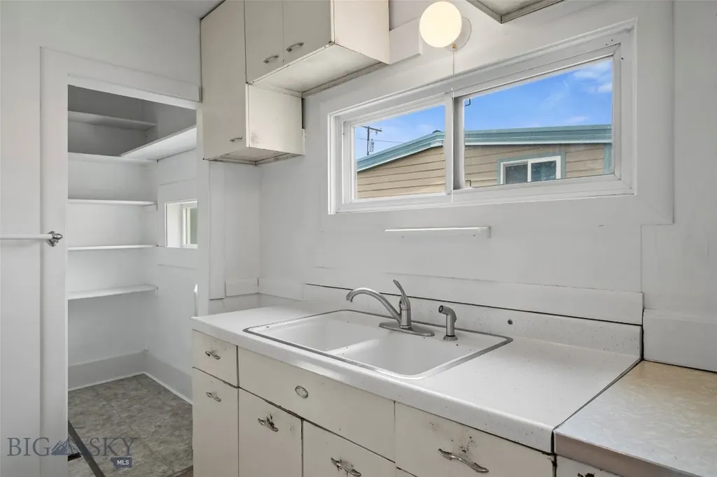 106 S I Livingston MT 59047