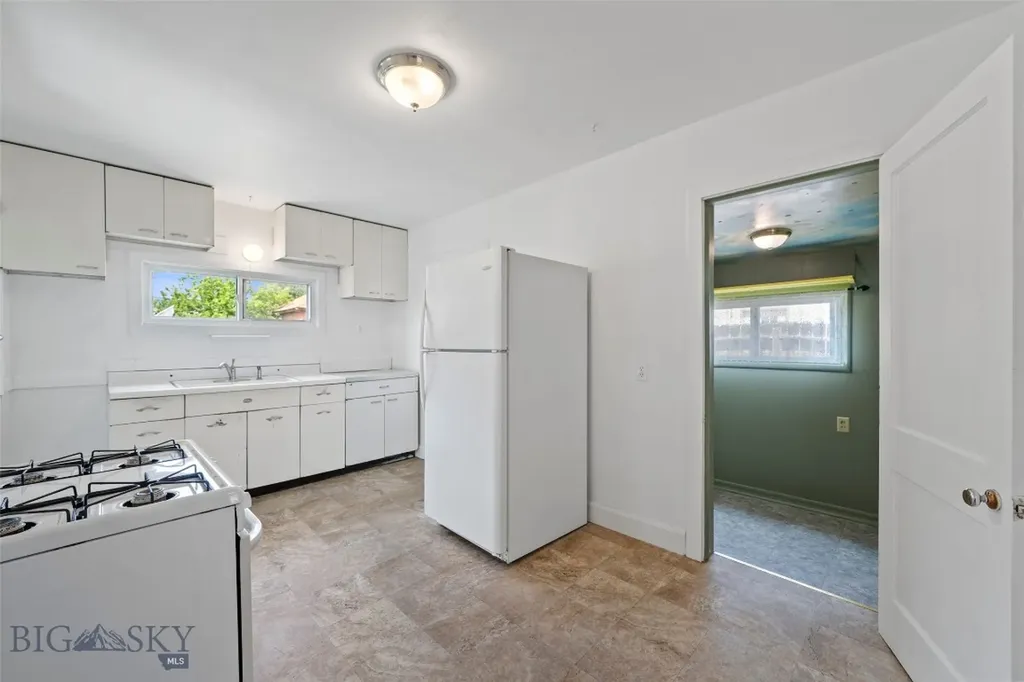 106 S I Livingston MT 59047