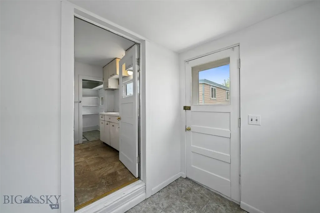 106 S I Livingston MT 59047