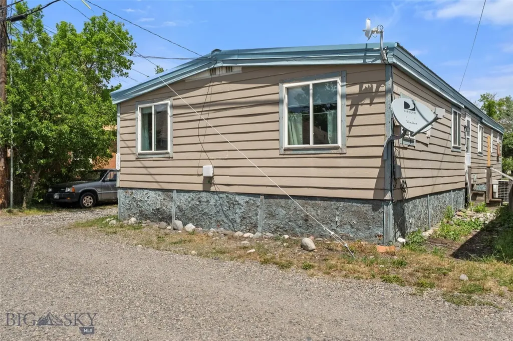106 S I Livingston MT 59047