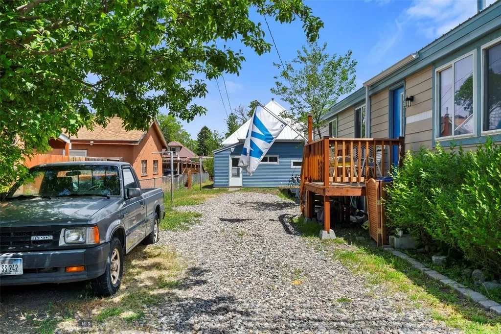 106 S I Livingston MT 59047