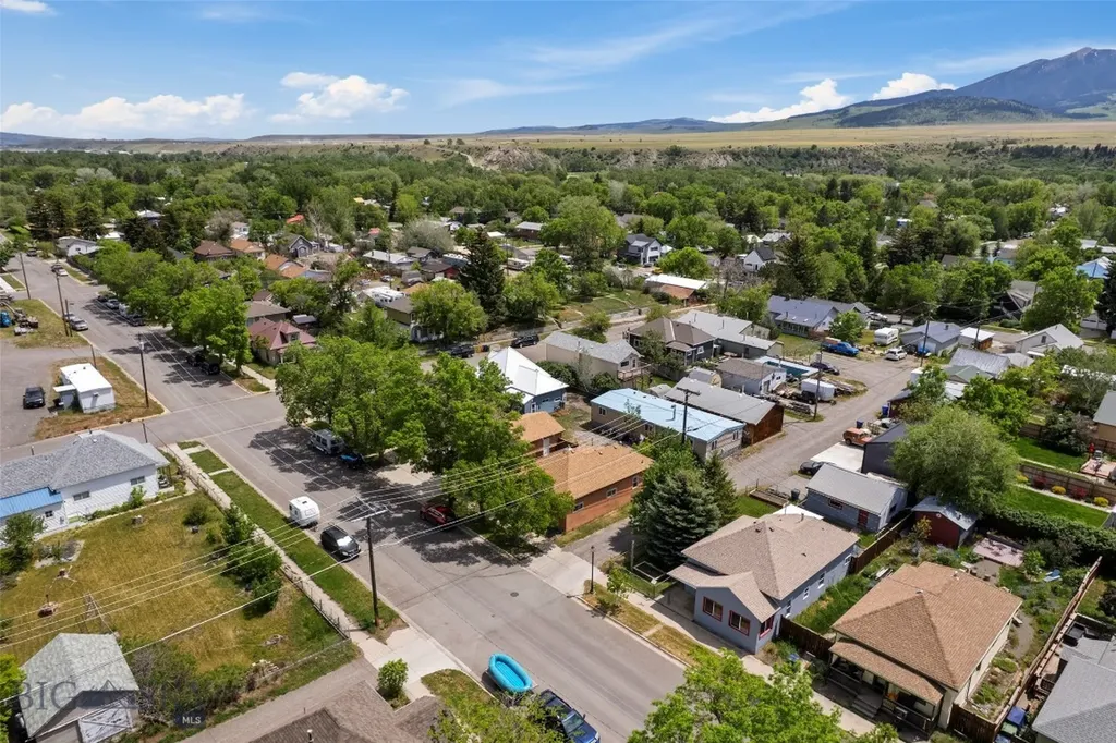 106 S I Livingston MT 59047