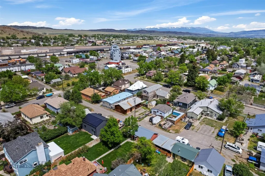 106 S I Livingston MT 59047