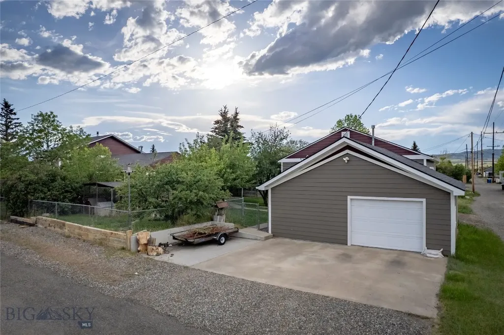 1020 W Gallatin Street Livingston MT 59047