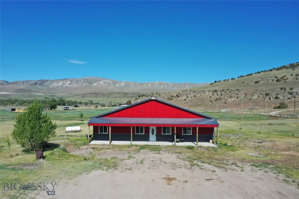 11892 Old Coach Road Three Forks MT 59752