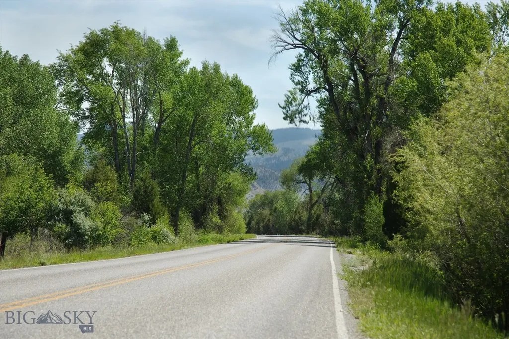 11892 Old Coach Road Three Forks MT 59752
