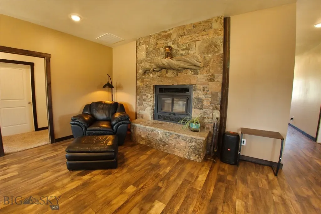 11892 Old Coach Road Three Forks MT 59752