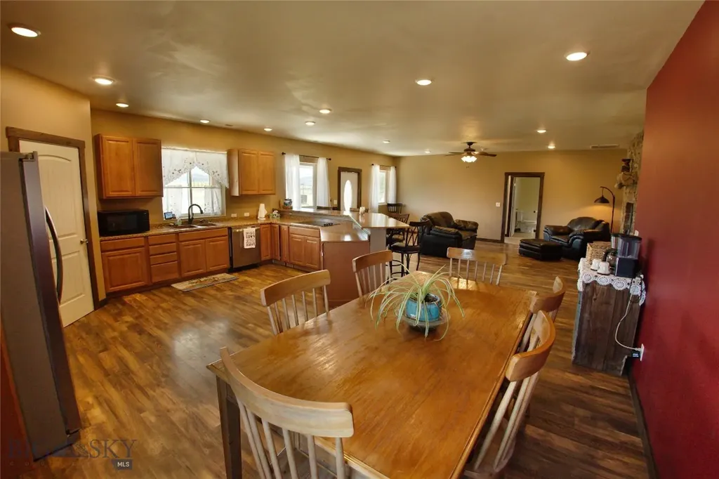 11892 Old Coach Road Three Forks MT 59752