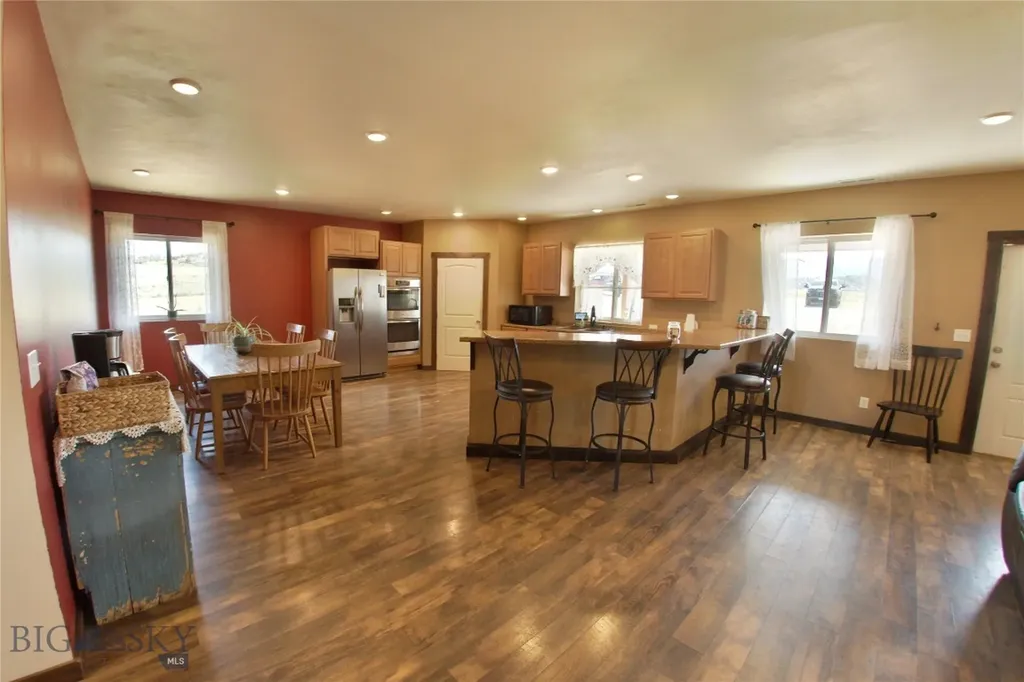 11892 Old Coach Road Three Forks MT 59752
